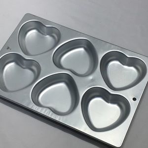 Wilton Mini Heart Cake Pan 6 Cavity Valentines